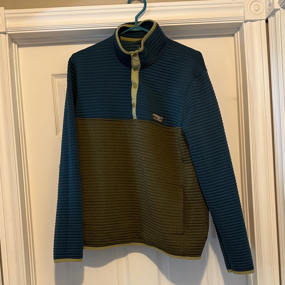 LL BEAN slightly fitted talll men’s large
